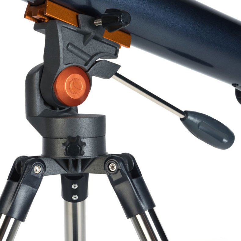 Celestron Astromaster 70 stjernekikkert inkl. smartphoneadapter og mnefilter